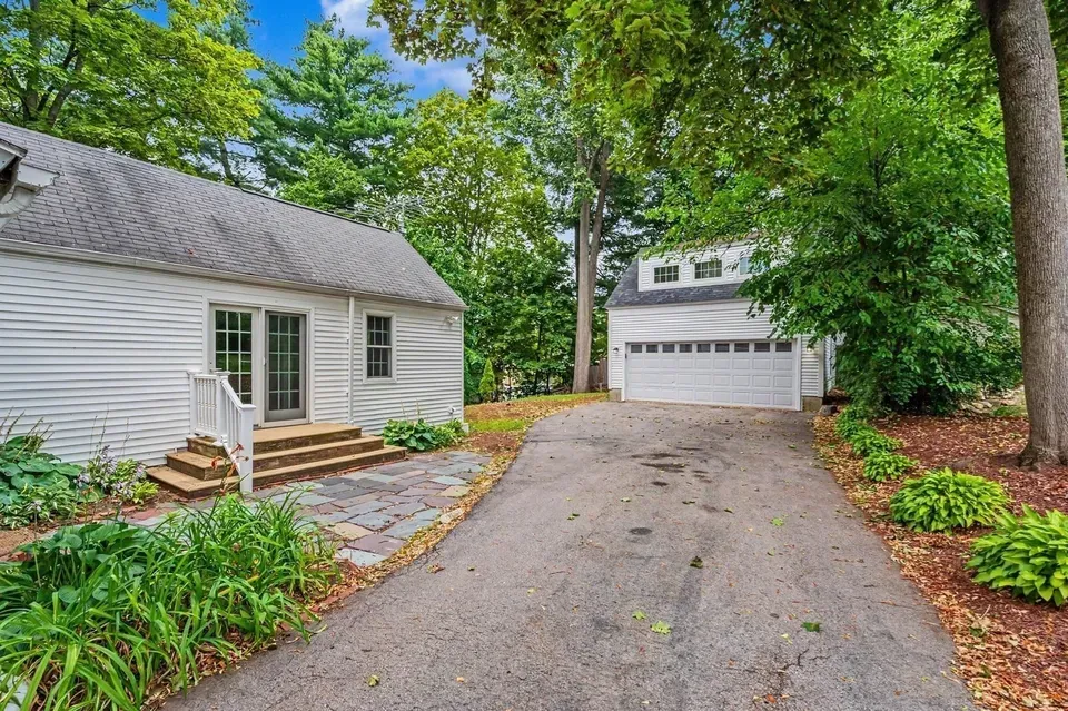 3 Bed 1 Bath Classic Historic Era Home in Manchester, NH - 4