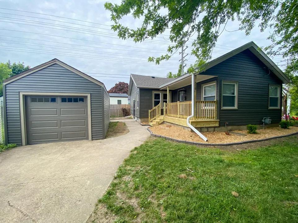 3 Bed 1 Bath Classic Historic Era Home in Milwaukee, WI - 1