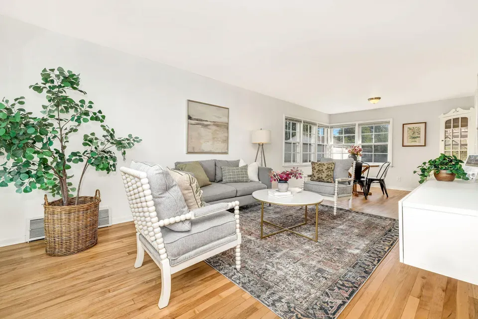 3 Bed 1 Bath Classic Historic Era Home in Milwaukee, WI - 3