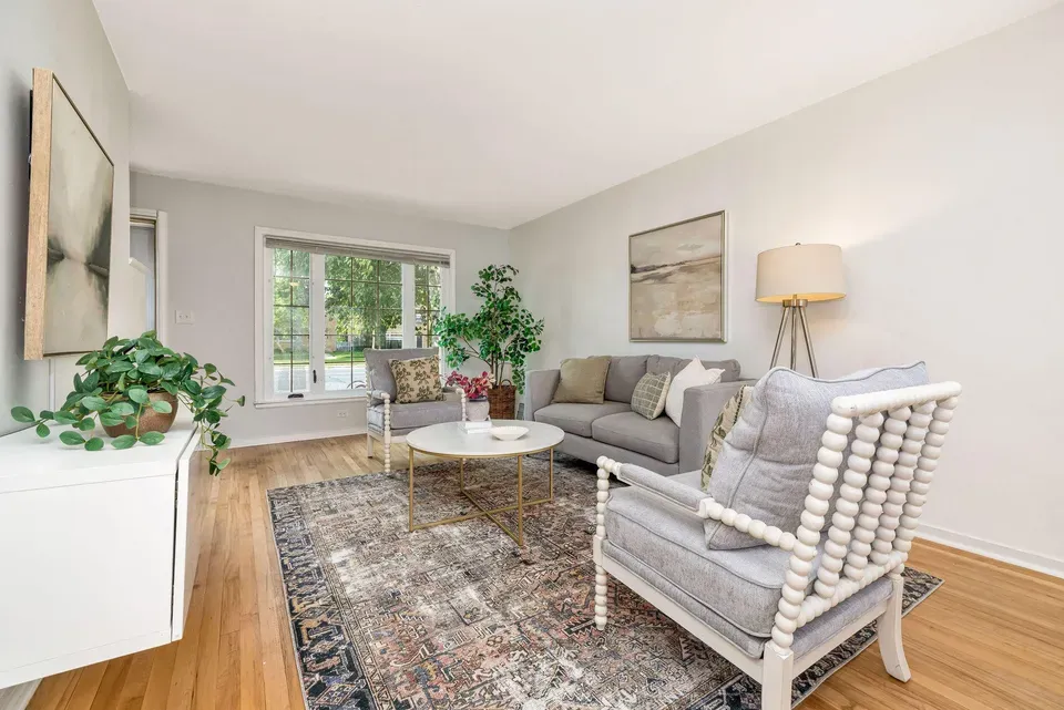 3 Bed 1 Bath Classic Historic Era Home in Milwaukee, WI - 4