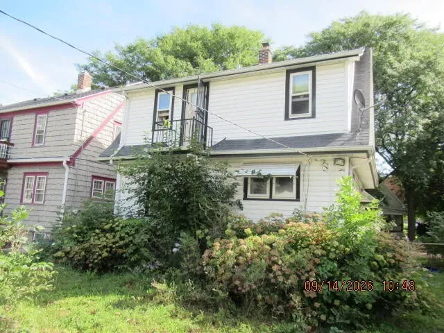 3 Bed 1 Bath Classic Historic Era Home in Milwaukee, WI - 3