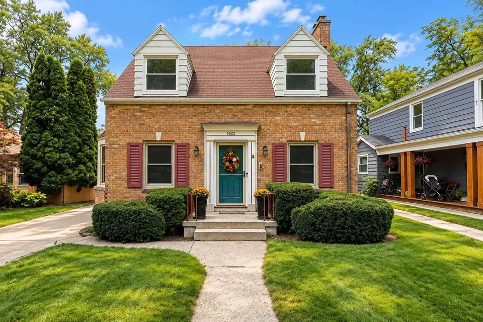 3 Bed 1 Bath Classic Historic Era Home in Milwaukee, WI - 1