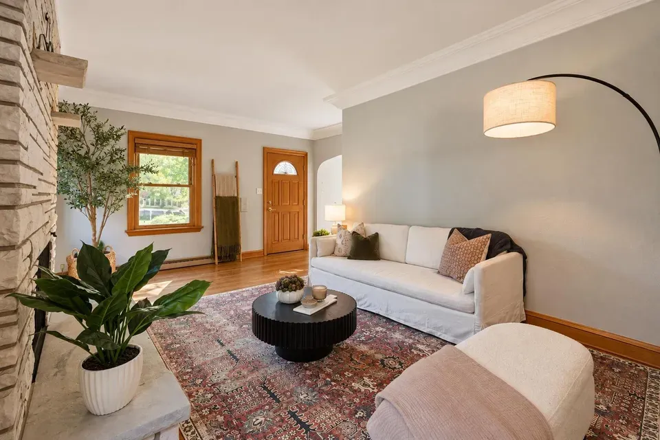 3 Bed 1 Bath Classic Historic Era Home in Milwaukee, WI - 4