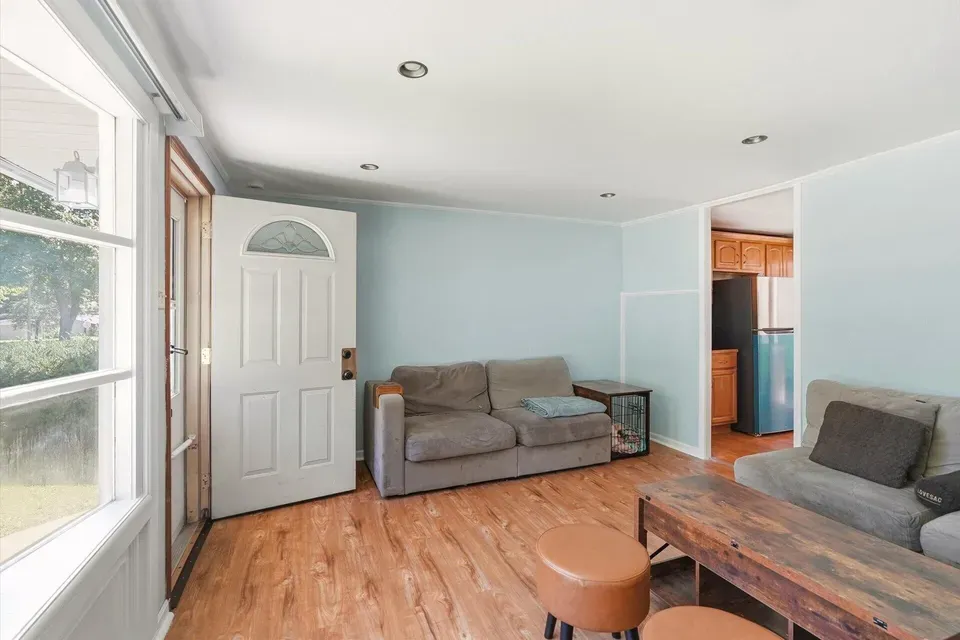 3 Bed 1 Bath Classic Historic Era Home in Milwaukee, WI - 4