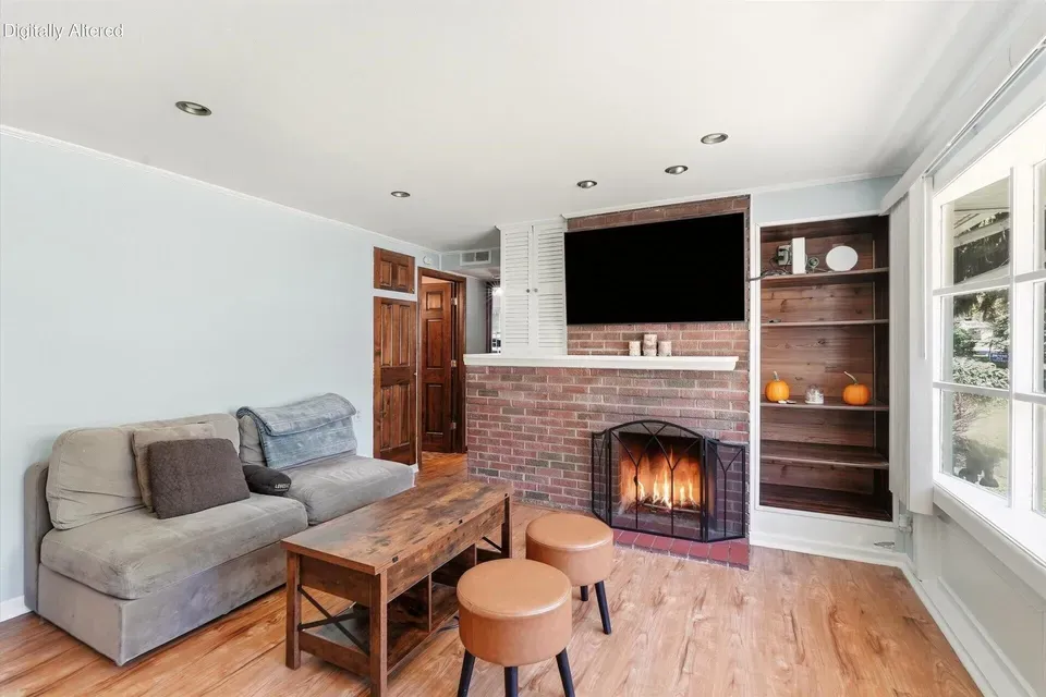 3 Bed 1 Bath Classic Historic Era Home in Milwaukee, WI - 5