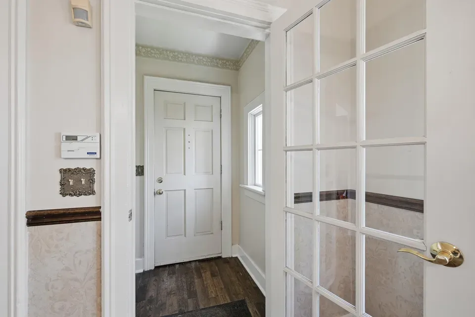 3 Bed 1 Bath Classic Historic Era Home in Milwaukee, WI - 4