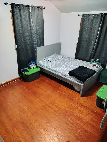 3 Bed 1 Bath Classic Historic Era Home in Milwaukee, WI - 3