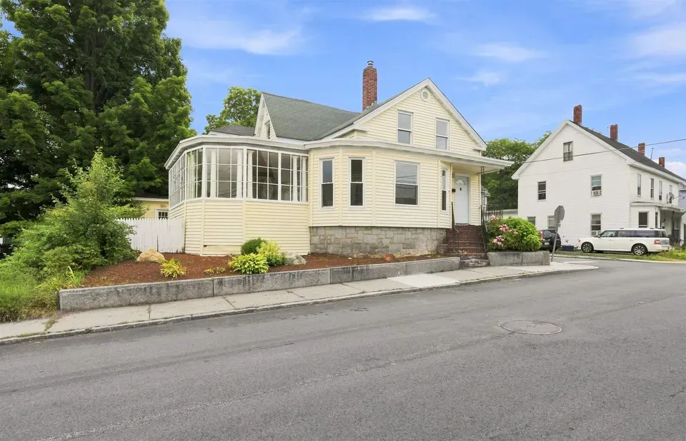 3 Bed 1 Bath Classic Historic Era Home in Nashua, NH - 1