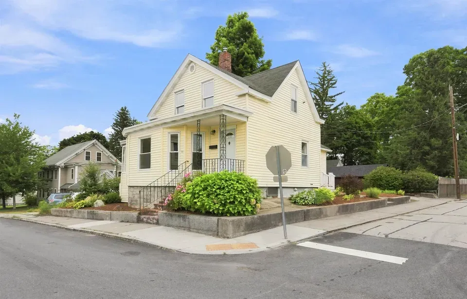 3 Bed 1 Bath Classic Historic Era Home in Nashua, NH - 2