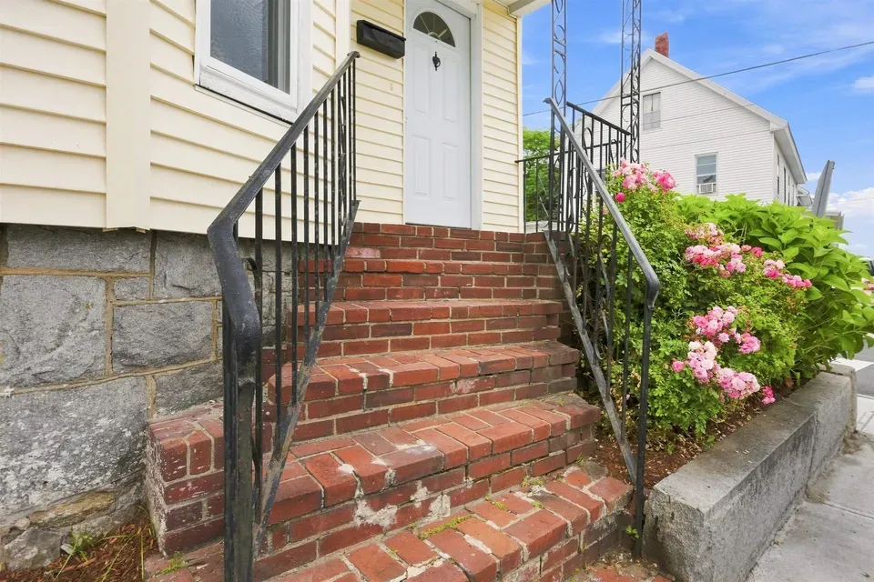 3 Bed 1 Bath Classic Historic Era Home in Nashua, NH - 4
