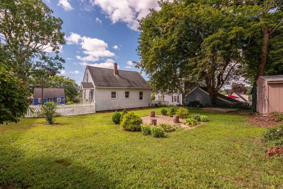 3 Bed 1 Bath Classic Historic Era Home in Nashua, NH - 4