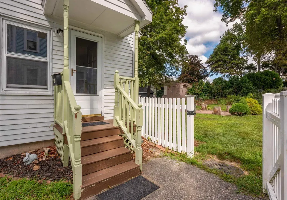 3 Bed 1 Bath Classic Historic Era Home in Nashua, NH - 5
