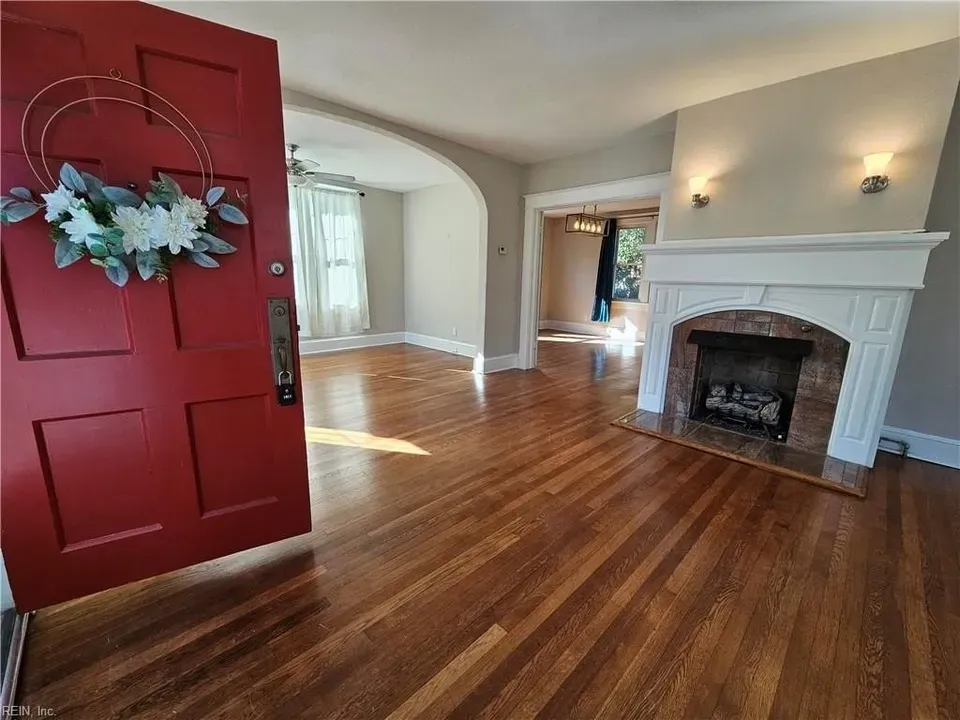 3 Bed 1 Bath Classic Historic Era Home in Norfolk, VA - 2