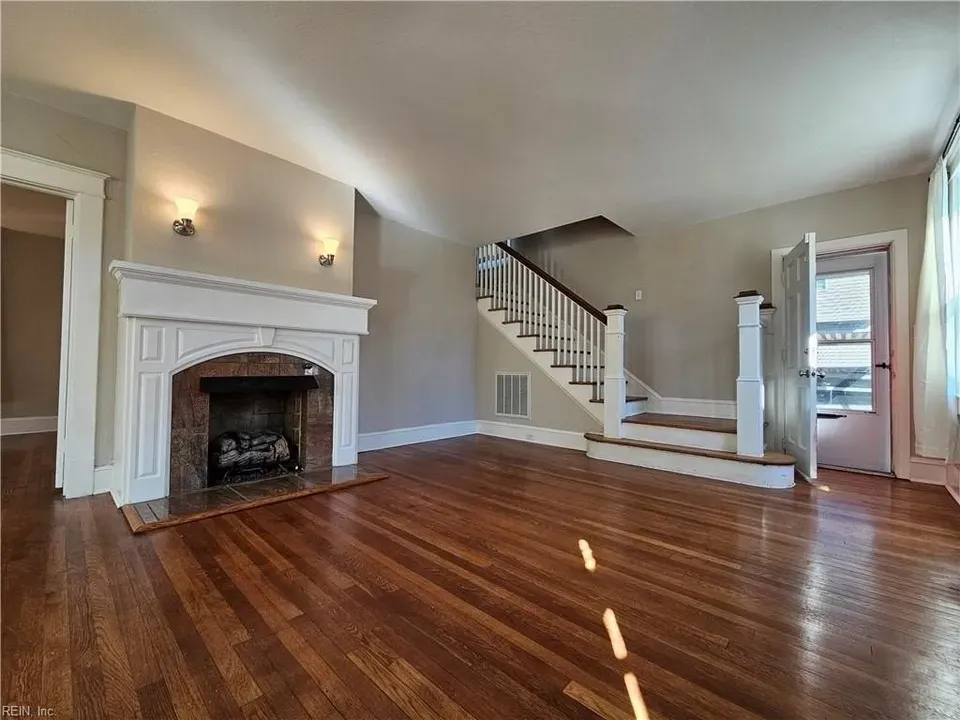 3 Bed 1 Bath Classic Historic Era Home in Norfolk, VA - 4