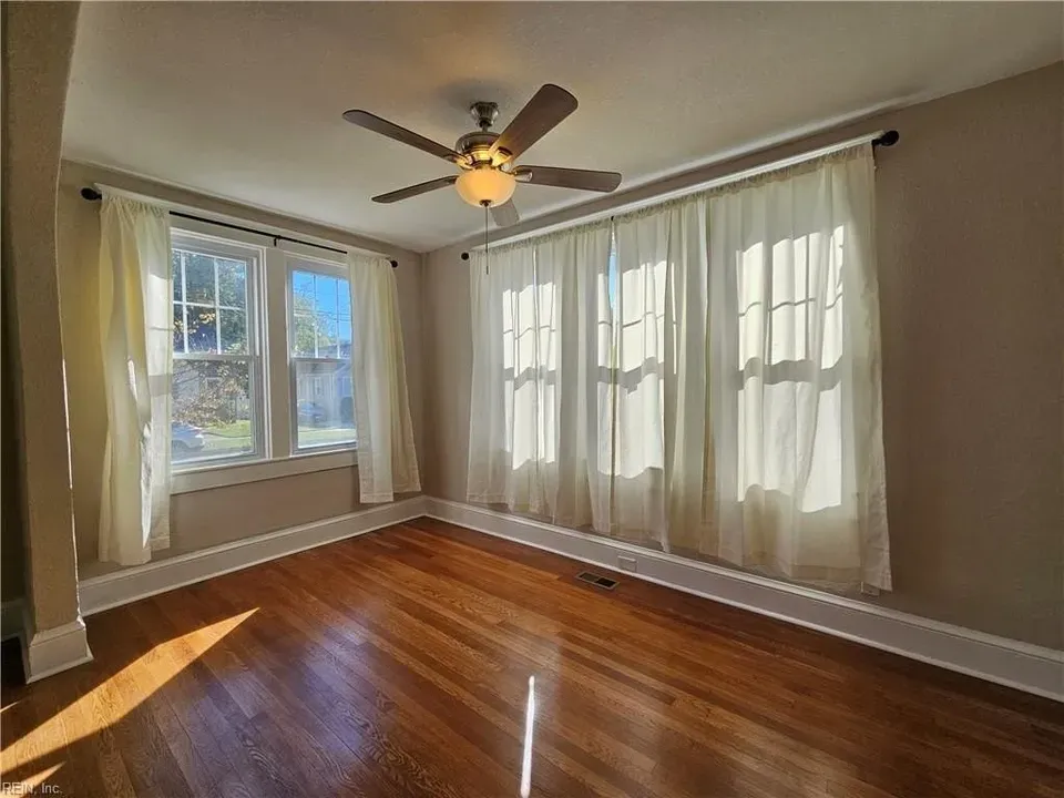 3 Bed 1 Bath Classic Historic Era Home in Norfolk, VA - 5