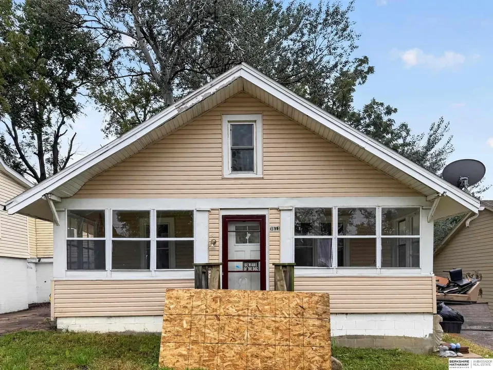 3 Bed 1 Bath Classic Historic Era Home in Omaha, NE - 2