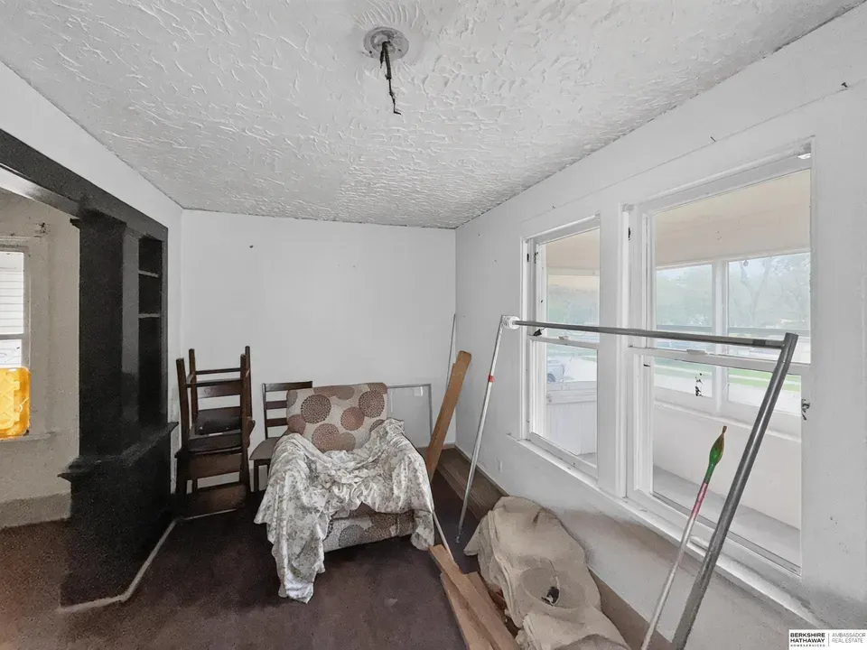 3 Bed 1 Bath Classic Historic Era Home in Omaha, NE - 5