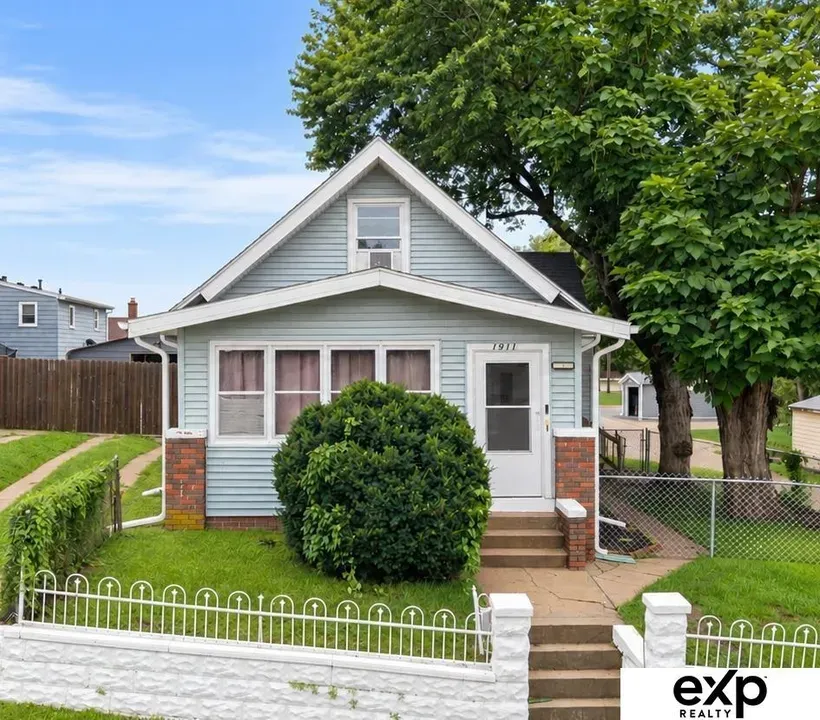 3 Bed 1 Bath Classic Historic Era Home in Omaha, NE