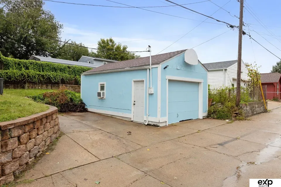 3 Bed 1 Bath Classic Historic Era Home in Omaha, NE - 3