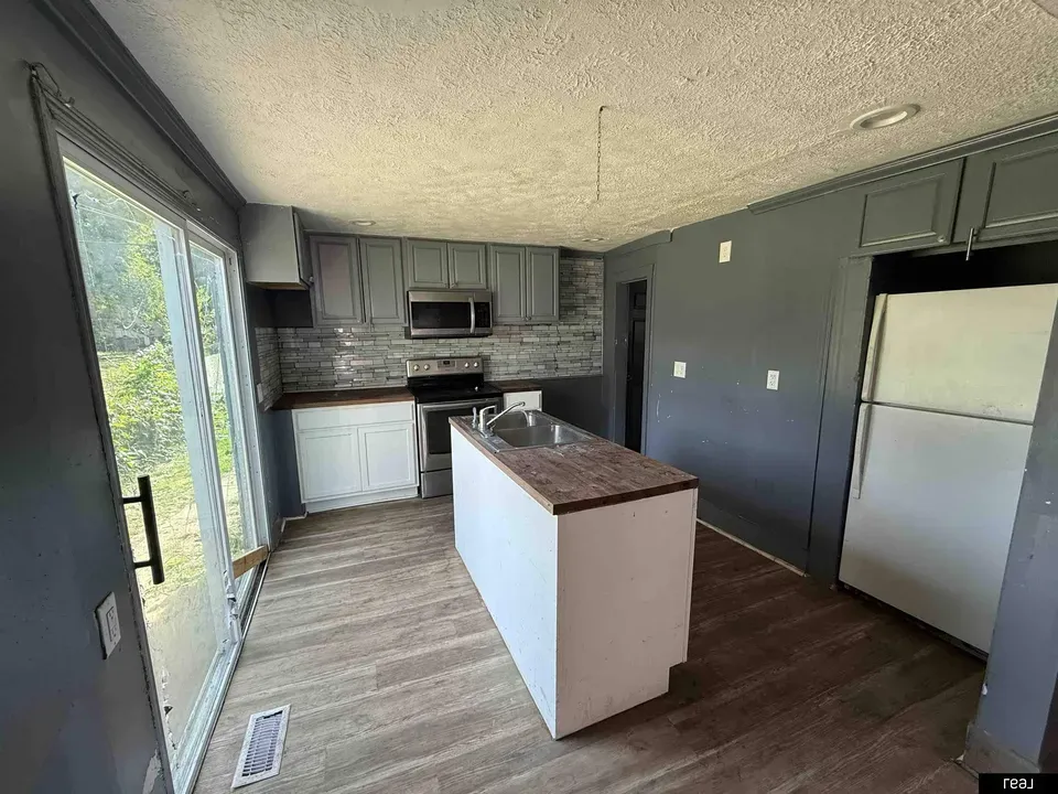 3 Bed 1 Bath Classic Historic Era Home in Omaha, NE