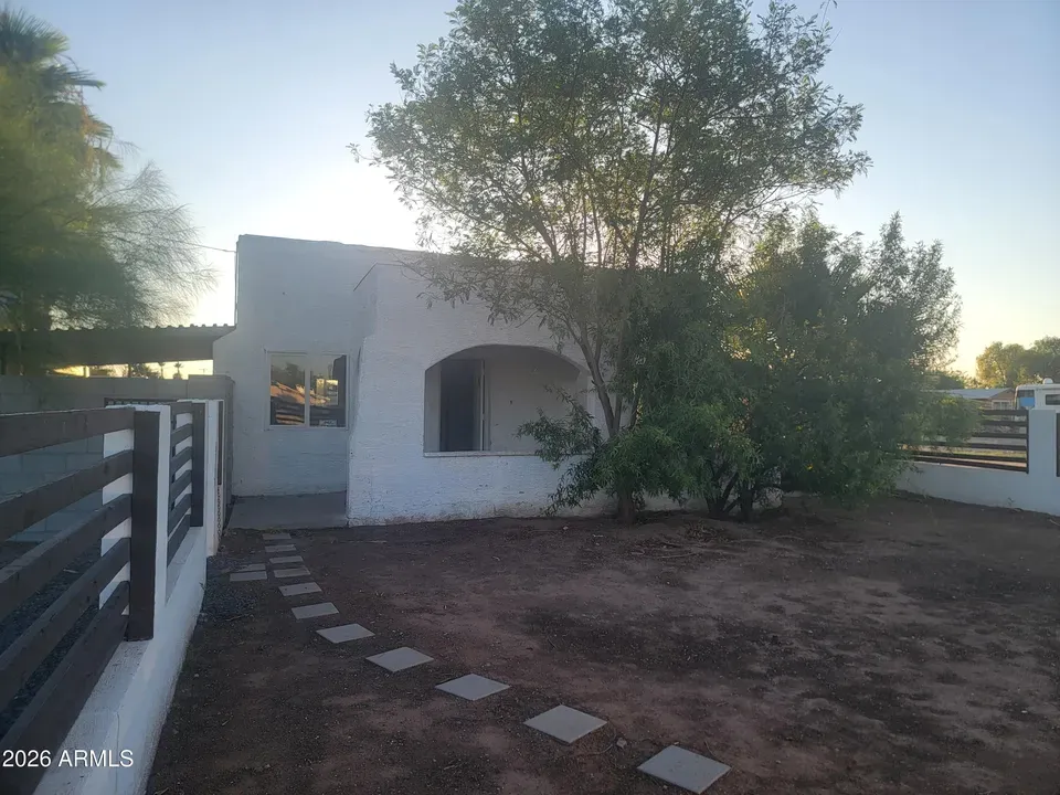 3 Bed 1 Bath Classic Historic Era Home in Phoenix, AZ - 1