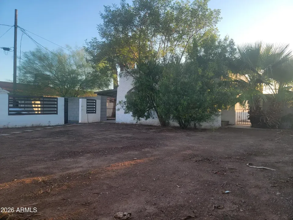 3 Bed 1 Bath Classic Historic Era Home in Phoenix, AZ - 2