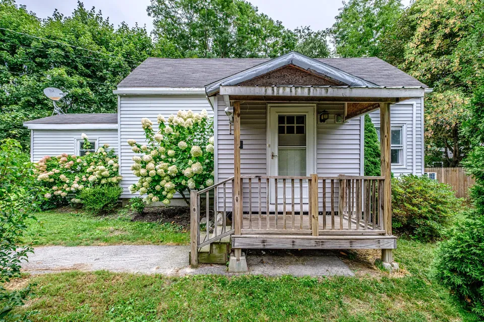 3 Bed 1 Bath Classic Historic Era Home in Portland, ME - 2