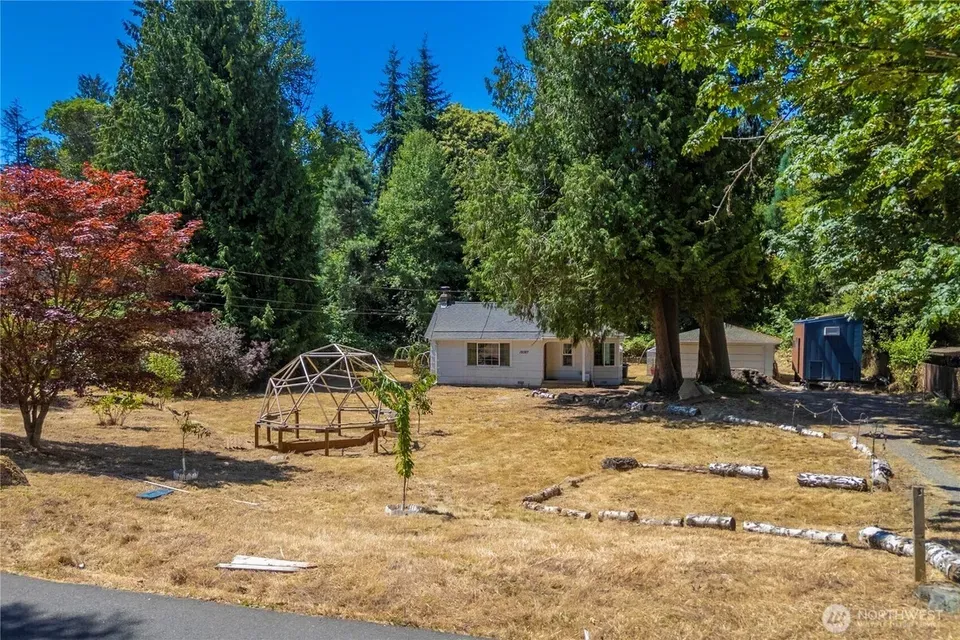 3 Bed 1 Bath Classic Historic Era Home in Seattle, WA - 3