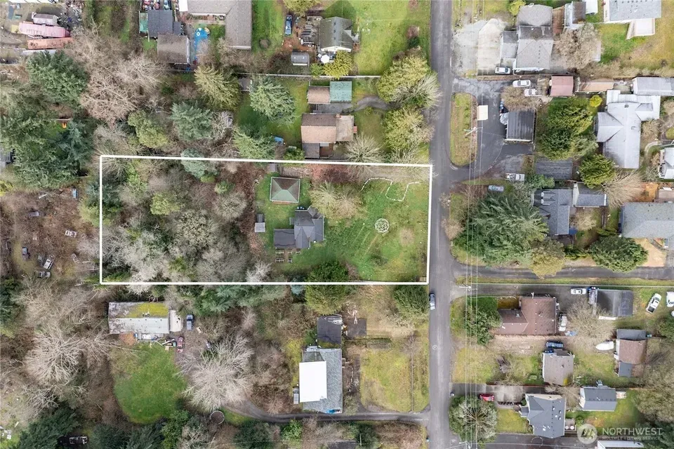3 Bed 1 Bath Classic Historic Era Home in Seattle, WA - 5