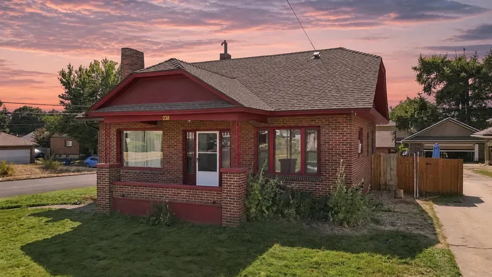 3 Bed 1 Bath Classic Historic Era Home in Spokane, WA - 2