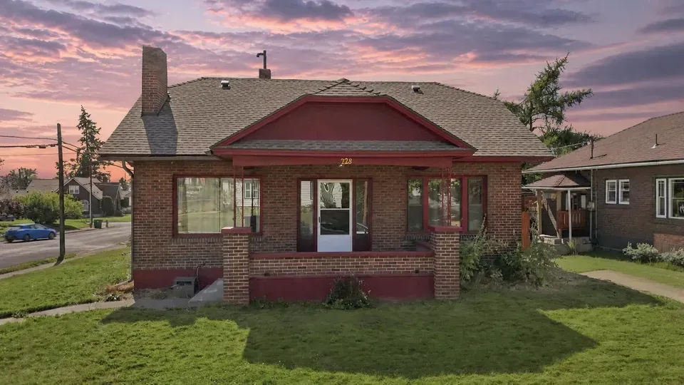 3 Bed 1 Bath Classic Historic Era Home in Spokane, WA - 3