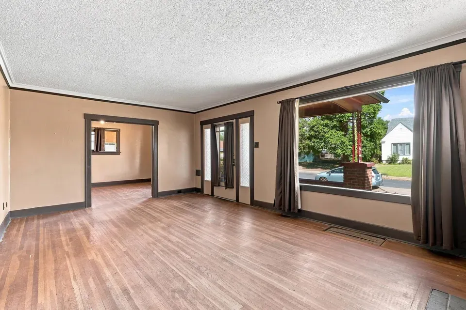 3 Bed 1 Bath Classic Historic Era Home in Spokane, WA - 5