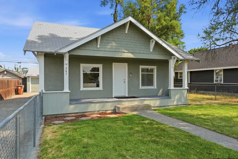 3 Bed 1 Bath Classic Historic Era Home in Spokane, WA - 2
