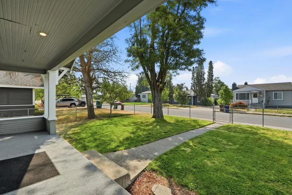 3 Bed 1 Bath Classic Historic Era Home in Spokane, WA - 4