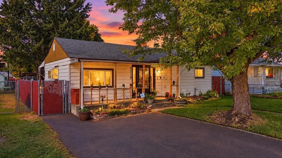 3 Bed 1 Bath Classic Historic Era Home in Spokane, WA