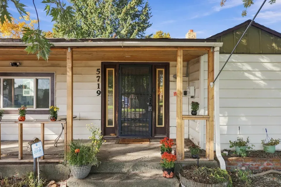 3 Bed 1 Bath Classic Historic Era Home in Spokane, WA - 4