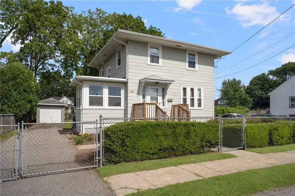 3 Bed 1 Bath Classic Historic Era Home in Warwick, RI - 2