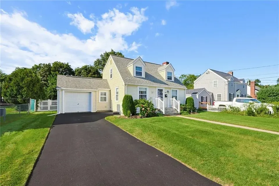 3 Bed 1 Bath Classic Historic Era Home in Warwick, RI - 2