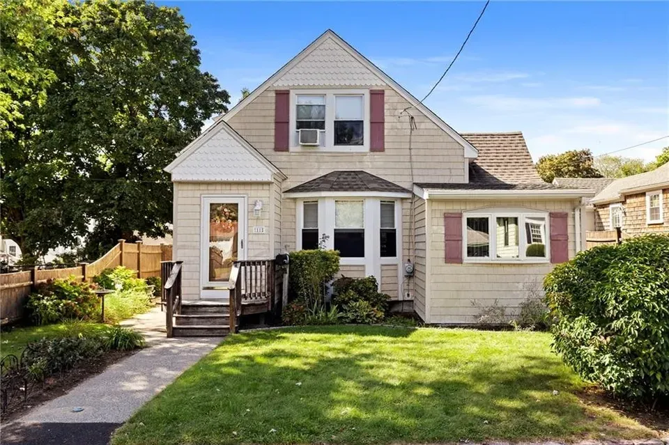 3 Bed 1 Bath Classic Historic Era Home in Warwick, RI - 1