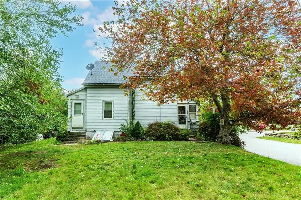 3 Bed 1 Bath Classic Historic Era Home in Warwick, RI - 2