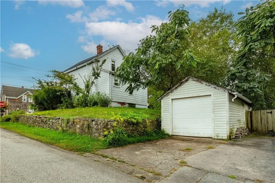 3 Bed 1 Bath Classic Historic Era Home in Warwick, RI - 3