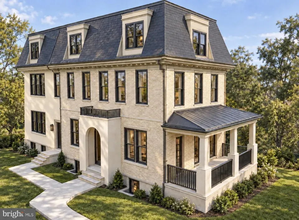 3 Bed 1 Bath Classic Historic Era Home in Washington, DC - 1