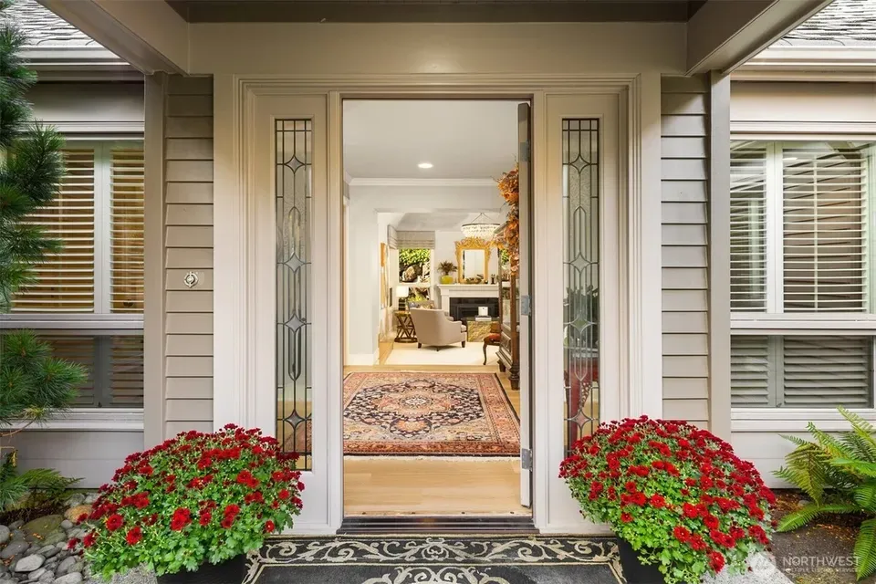 3 Bed 1 Bath Contemporary High-Rise Condo in Bellevue, WA - 3