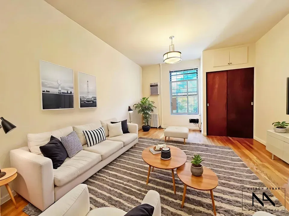 3 Bed 1 Bath Contemporary High-Rise Condo in Brooklyn, NY - 1