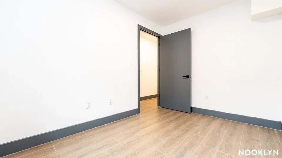 3 Bed 1 Bath Contemporary High-Rise Condo in Brooklyn, NY