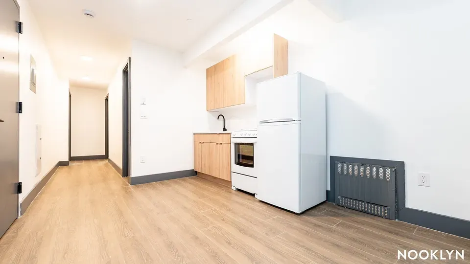 3 Bed 1 Bath Contemporary High-Rise Condo in Brooklyn, NY - 2