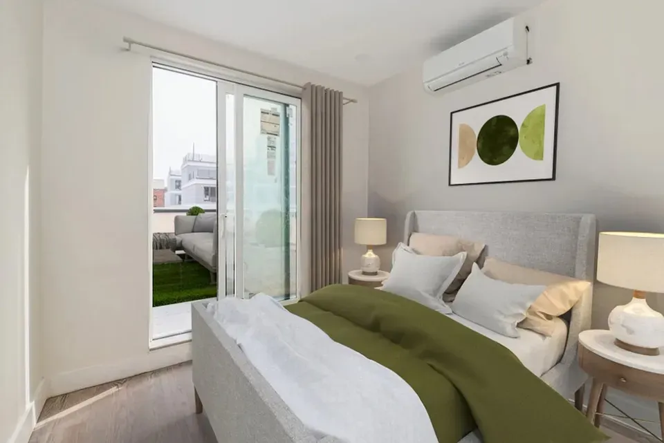 3 Bed 1 Bath Contemporary High-Rise Condo in Brooklyn, NY - 2
