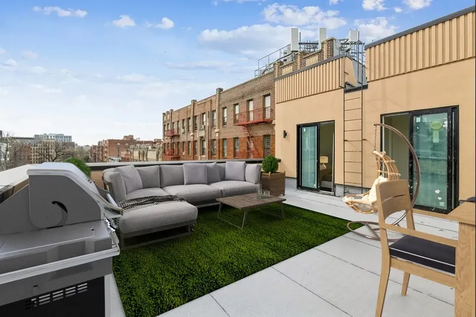 3 Bed 1 Bath Contemporary High-Rise Condo in Brooklyn, NY - 5
