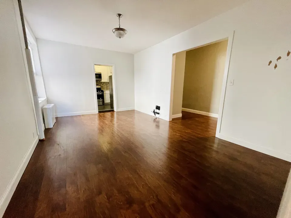 3 Bed 1 Bath Contemporary High-Rise Condo in Brooklyn, NY - 2