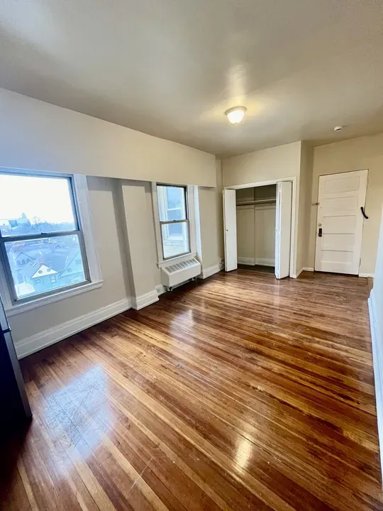 3 Bed 1 Bath Contemporary High-Rise Condo in Buffalo, NY